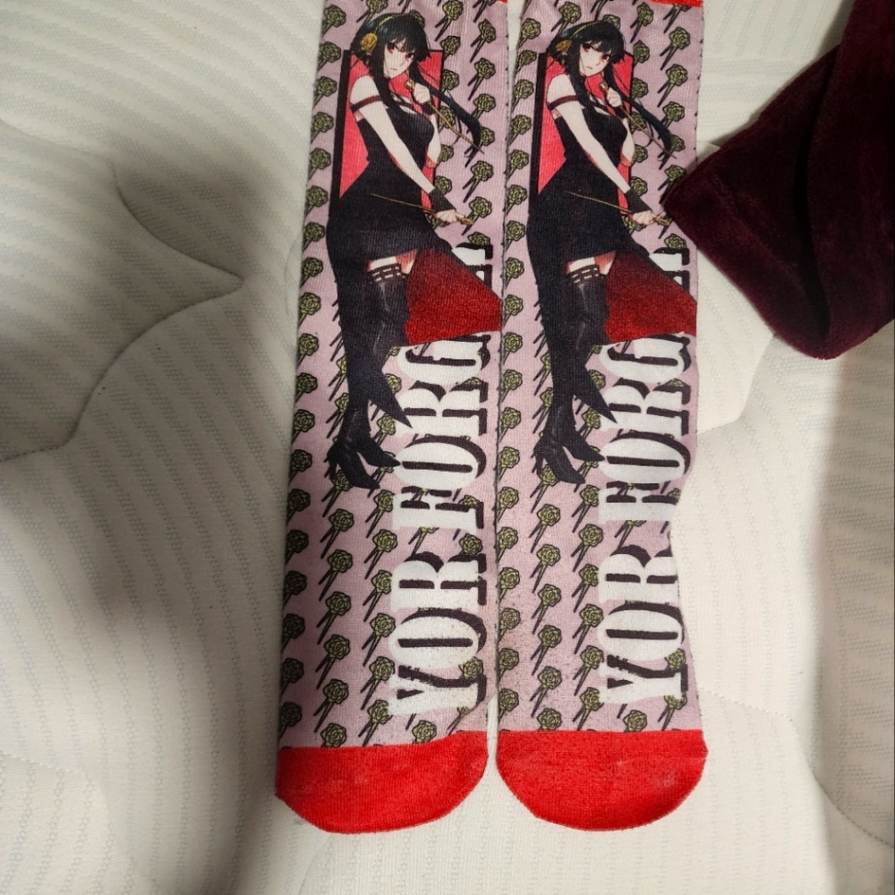 Yor forger socks pink.